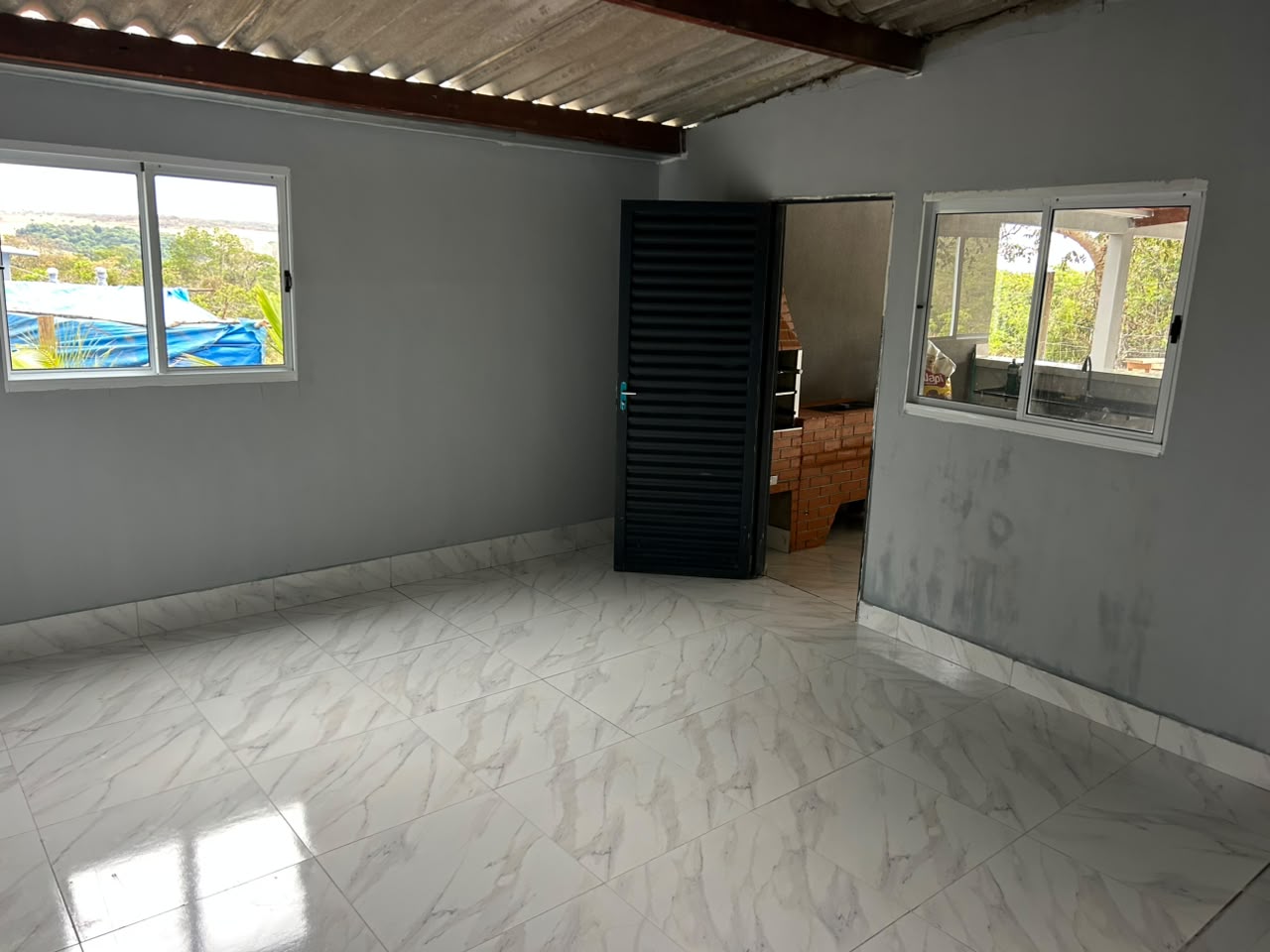 Sala com acesso à varanda