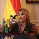 Bolívia anuncia saída de médicos cubanos