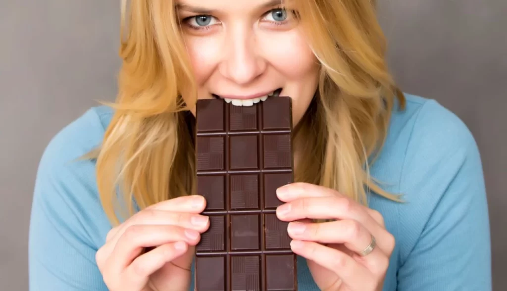 Chocolate Amargo: Você Sabia Que Ele Pode Te Ajudar a Parar de Fumar