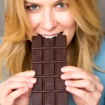 Chocolate Amargo: Você Sabia Que Ele Pode Te Ajudar a Parar de Fumar