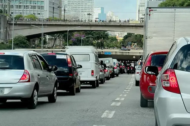 Até quando posso andar com IPVA vencido, multa e risco de apreensão: saiba prazo até o licenciamento, juros, parcelamento e calendário em SP 11 news 27027 1765980704