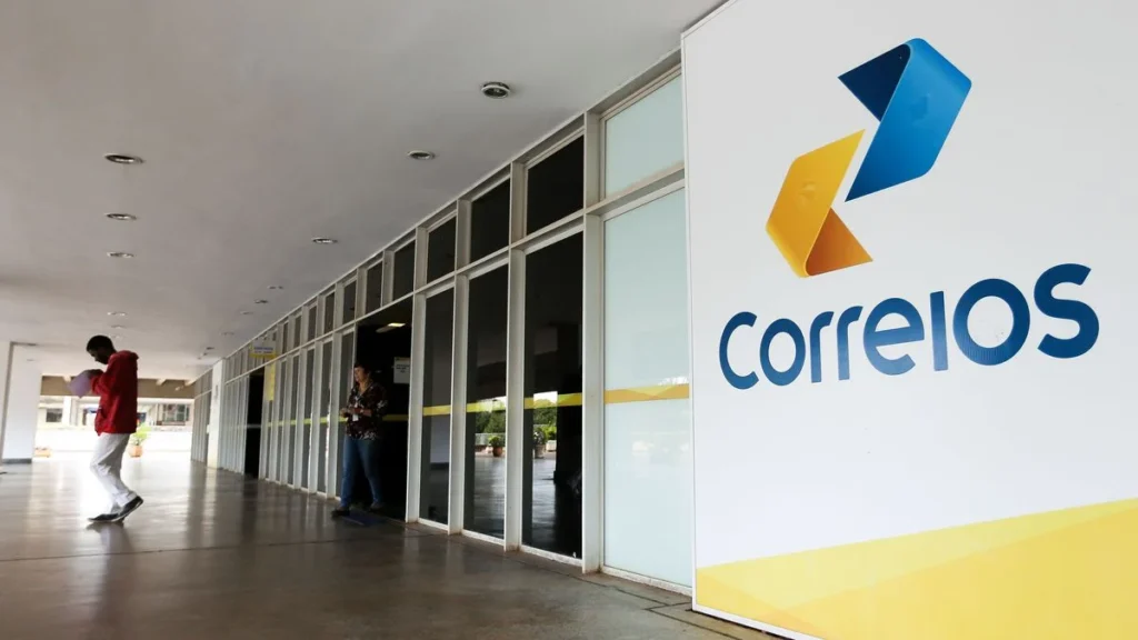 Funcionários dos Correios entram em greve em 9 estados, incluindo São Paulo, Rio de Janeiro e Minas Gerais, e pedem reposição salarial diante de rombo bilionário 11 news 27548 1766066528