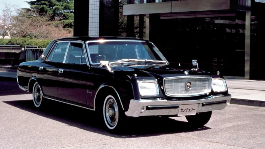 Toyota Century, o sedã criado para não irritar o governo japonês, a história do carro que virou símbolo nacional do luxo discreto e da tradição artesanal 11 news 28778 1766886793