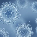 Pesquisador em laboratório com computador mostrando sequências genéticas e ícones que representam IA