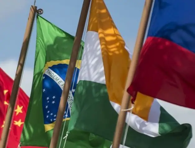 Brics reduzem estoques de Treasuries e desafiam confiança no dólar 9 news 31899 1768478571
