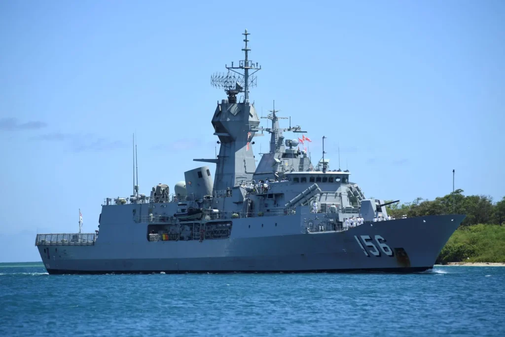 Fragata australiana cruza Estreito de Taiwan, China monitora 7 news 34879 1771796052