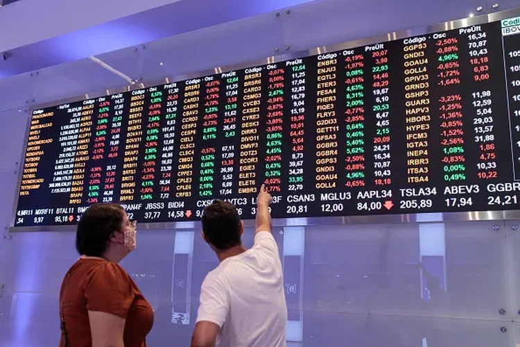 Ibovespa cai 0,88% e não segura os 191 mil pontos, bancos lideram perdas com queda do Santander e Itaú após ruído global por aumento de tarifas 7 news 35332 1771893587