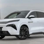 BYD Atto 8: potência chinesa, quase 500 cv e mira o mercado familiar